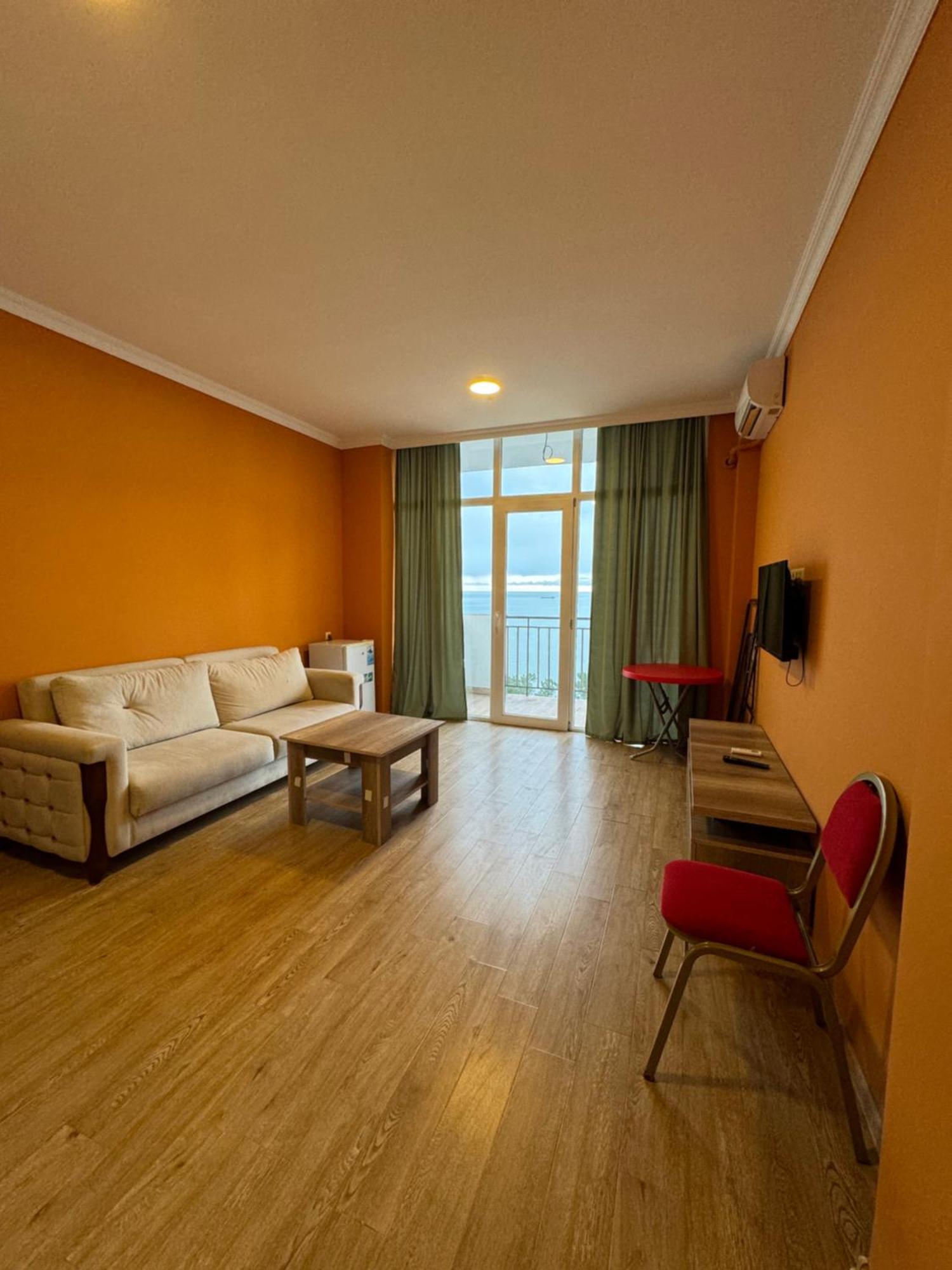 Colibri Batumi Exterior foto